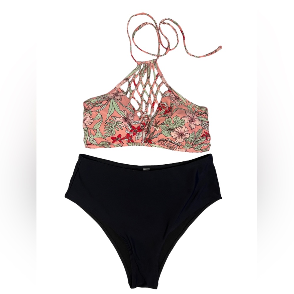 Rue21 swim top and SHEIN bikini bottoms.